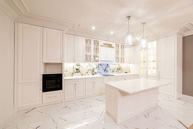 Kitchen in white with led lights - ZenQ Designs